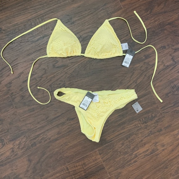 Women’s yellow bikini nwt! XL top Medium bottom - Picture 1 of 5